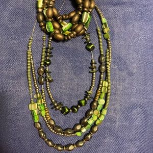 🌸Green earth tone multi strand necklace & bracelet